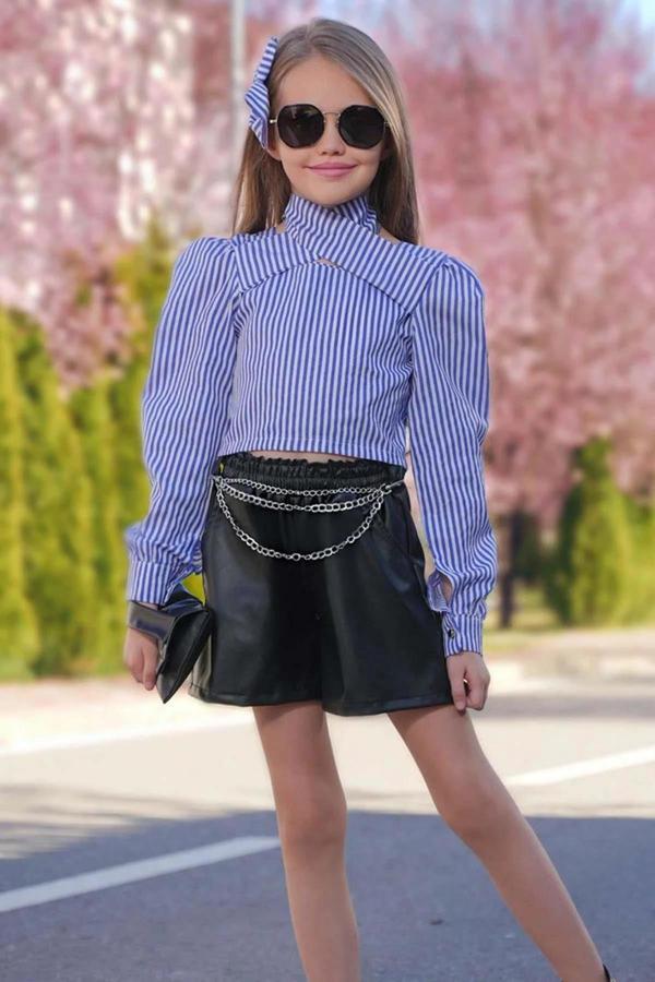 Kız Çocuk Sırtı Düğme Detaylı Çizgili Mavi Bluz Deri Şortlu Takım - Image 1