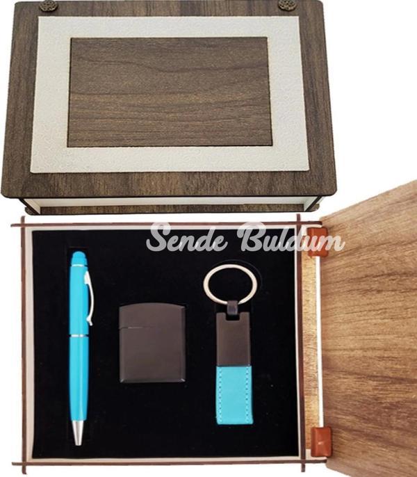 Özel Ahşap Kutulu Mavi Kalem Anahtarlık Ve Çakmak Set - Image 1