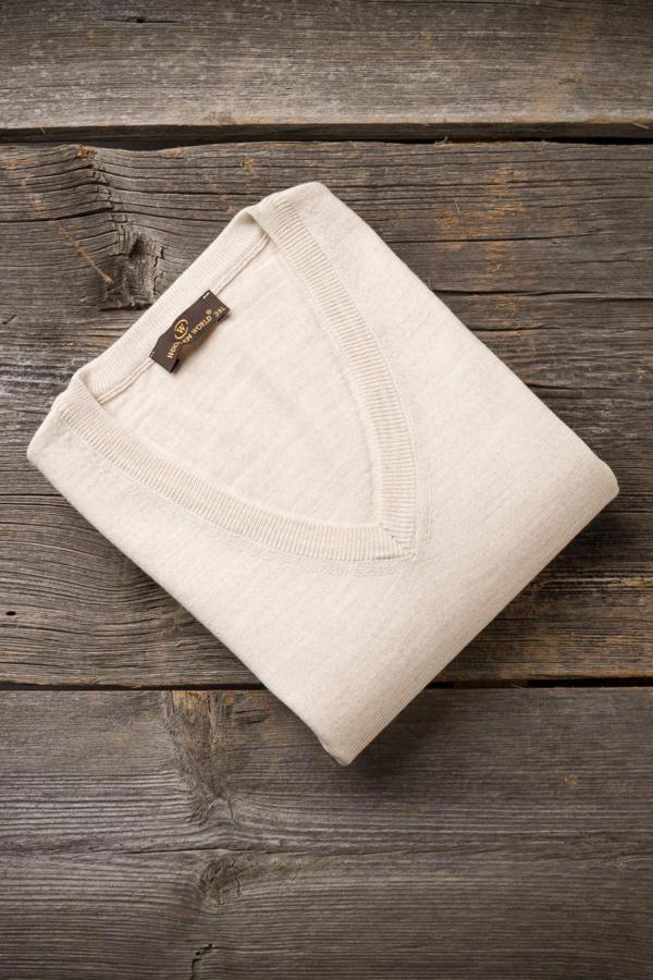 Woolen World V Yaka Battal (Büyük Boy) Yünlü Triko Kazak  - Image 1