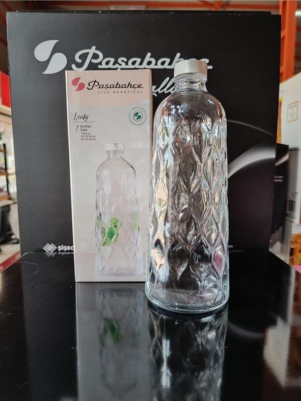 Paşabahçe leafy su şişesi - metal kapaklı su sişesi sürahi 1035cc - Image 1
