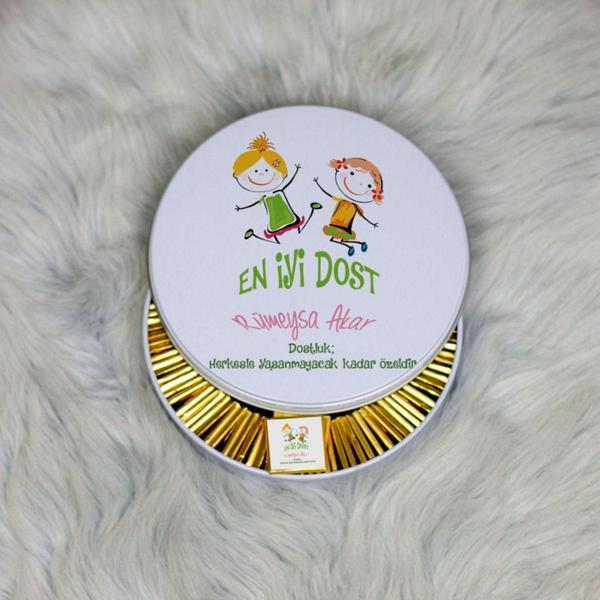 Hediyelen Arkadaşa Hediye Metal Kutuda Çikolata 100 Adet - Image 1