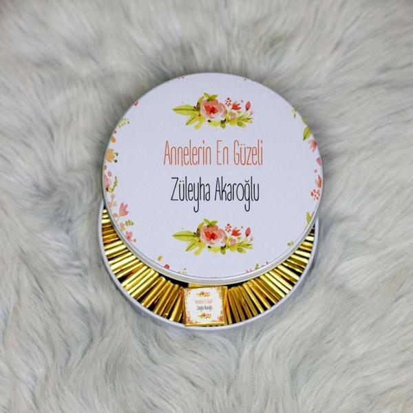 Hediyelen Annelerin En Güzeli Metal Kutuda Çikolata 100 Adet - Image 1