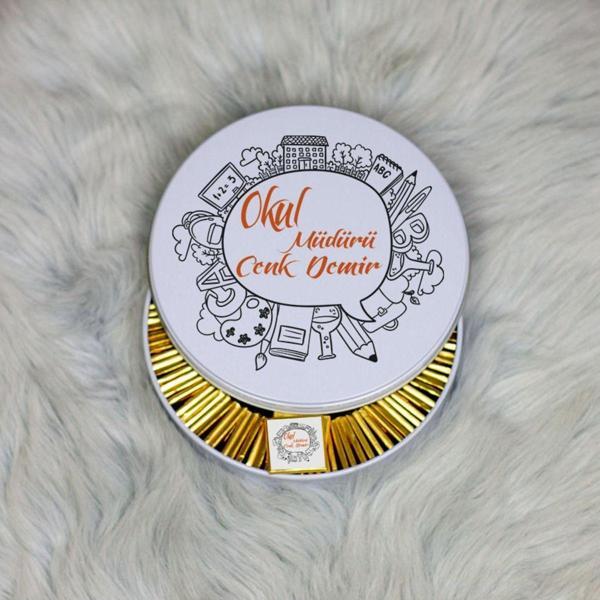 Hediyelen Okul Müdürü Metal Kutuda Çikolata 100 Adet - Image 1