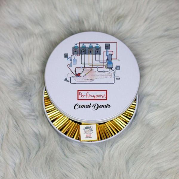 Hediyelen Perfüzyonist Metal Kutuda Çikolata 100 Adet - Image 1