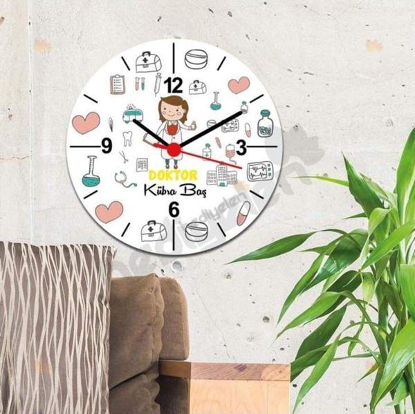Hediyelen Doktor Kadın Figür Pembe Tasarım Duvar Saati - Image 1