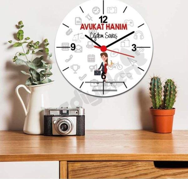 Hediyelen Avukat Hanım Kırmızı Tasarım Duvar Saati - Image 1