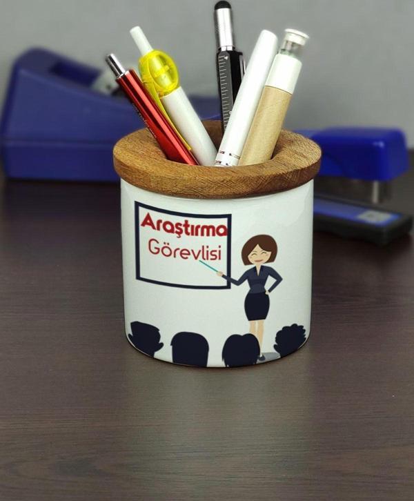 Hediyelen Araştırma Görevlisi Seramik Kalemlik - Image 1
