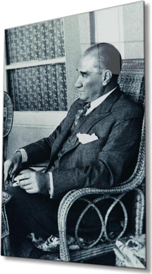 İdealizbiz Atatürk Portresi Cam Tablo, Ev Ve Ofis Duvar Dekoru, Hediyelik Büyük Temperli 4 Mm Cam Tablo - Image 1