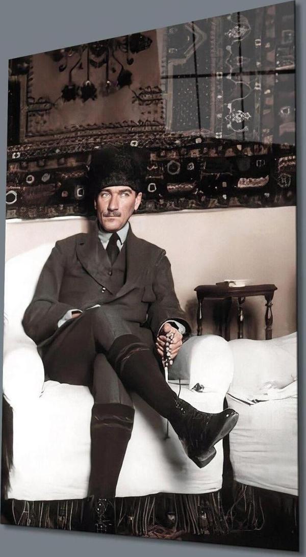 İdealizbiz Atatürk Üniformalı Dikey Cam Tablo Hediyelik Büyük Tablo Ev Ofis Dekoru - Image 1