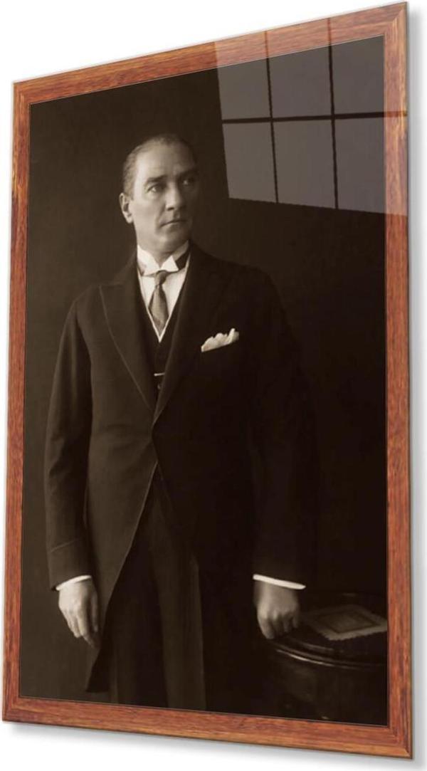 İdealizbiz Atatürk Cam Tablo 4Mm Dayanıklı Temperli Cam, Atatürk Glass Wall Art - Image 1