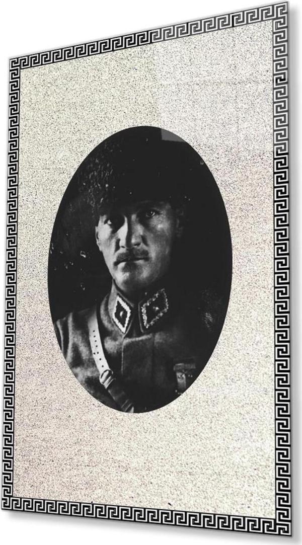İdealizbiz Çerçeveli Atatürk Cam Tablo 4Mm Dayanıklı Temperli Cam, Framed Atatürk Glass Wall Art - Image 1