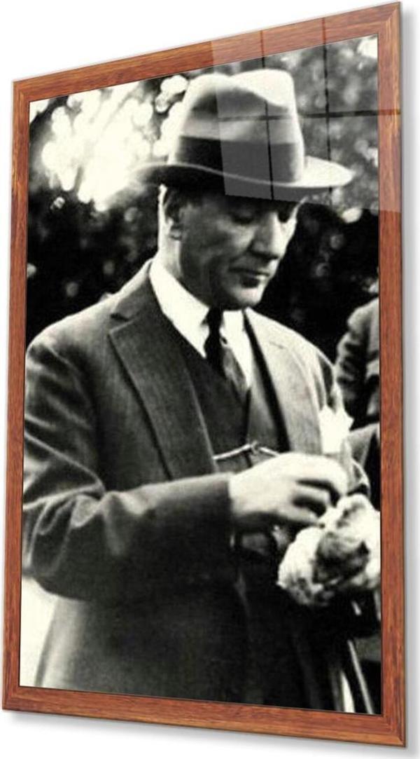 İdealizbiz Atatürk Cam Tablo 4Mm Dayanıklı Temperli Cam, Atatürk Glass Wall Art - Image 1