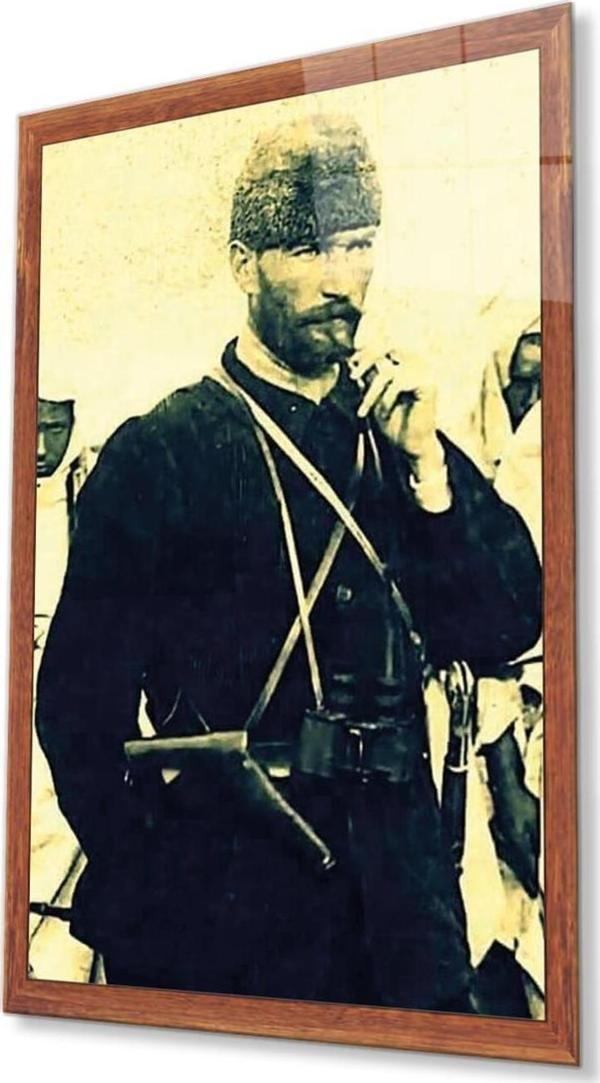 İdealizbiz Atatürk Cam Tablo 4Mm Dayanıklı Temperli Cam, Atatürk Glass Wall Art - Image 1