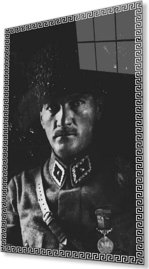 İdealizbiz Atatürk Cam Tablo 4Mm Dayanıklı Temperli Cam, Atatürk Glass Wall Art - Image 1