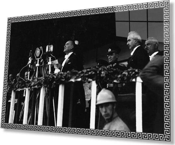 İdealizbiz Atatürk Cam Tablo 4Mm Dayanıklı Temperli Cam, Atatürk Glass Wall Art - Image 1