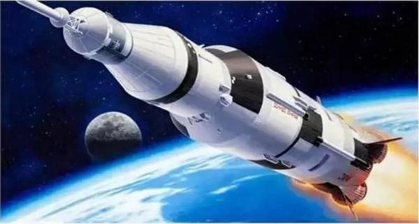 Revell Apollo Saturn V 4909 - Image 1