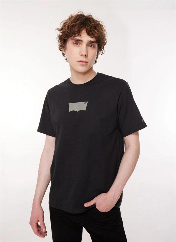 Levi's Bisiklet Yaka Siyah Erkek %100 Pamuk T-Shirt A2082-0147 - Image 1