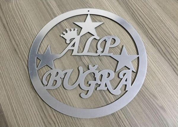 Gülüş Lazer Kesim 30 Cm Gümüş Pleksi Arkası Ahşap Destekli Kalın Kapı Süsü Pleksi Çocuk Odası Kapı Süsü - Image 1