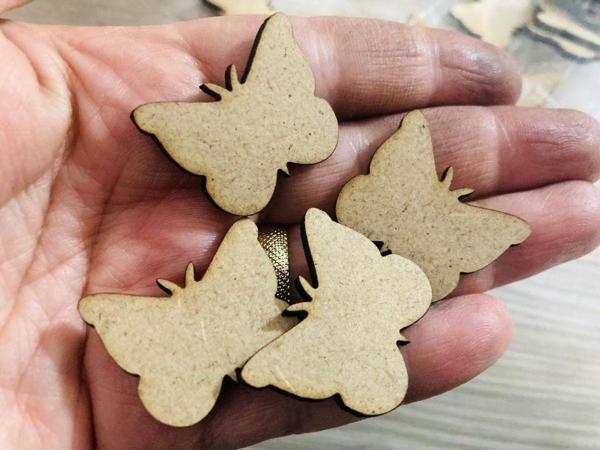 Gülüş Lazer Kesim 25 Adet Ahşap 3 Cm Boyanabilir Kelebek Hediyelik Süsleme Ürünü Ahşap Kelebek - Image 1