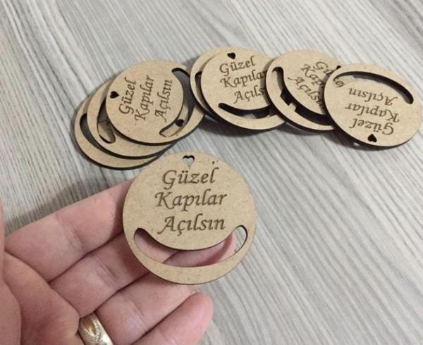 Gülüş Lazer Kesim 25 Adet Ham Ahşap Güzel Kapılar Açılsın Yazılı Makrome Anahtarlık Ahşabı 5 Cm - Image 1