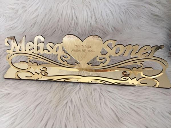 Gülüş Lazer Kesim 40 Cm Pleksi Masa İsimliği Gold Renk Söz Nişan Masası İsimlik - Image 1
