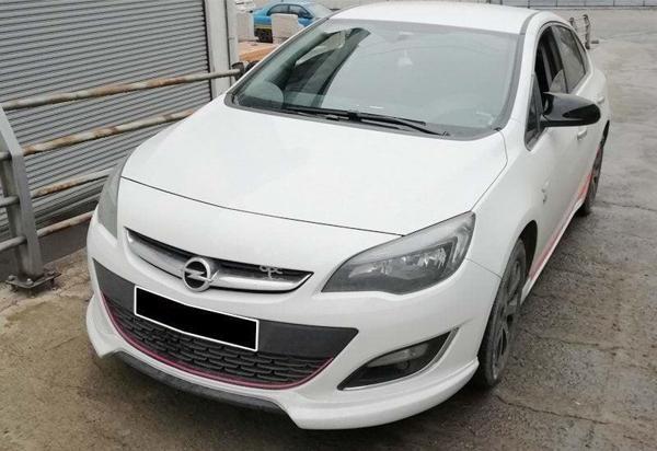 Opel Astra Uyumlu J Batman Yarasa Ayna Kapağı Piano Black / 2009-2020 - Image 1