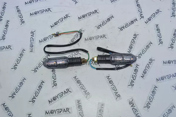 SM760140-E SİNYAL LED KAYAN UZUN (SARI IŞIK) 2 Lİ SET - Image 1
