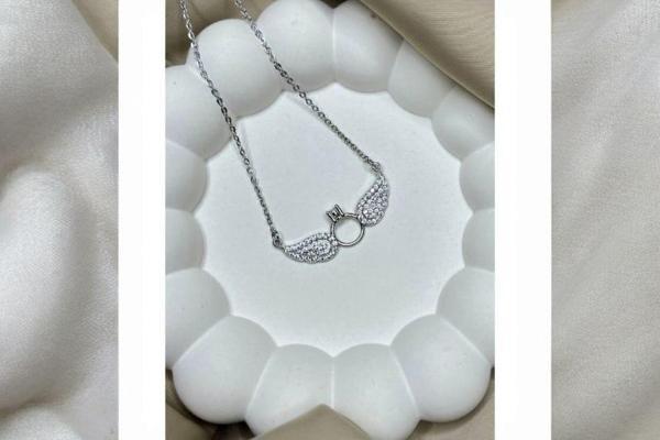 Çelik Silver Zirkon Taşlı Kanatlı Mini Yüzük Kolye Aksesuar Kadın Takı  - Image 1