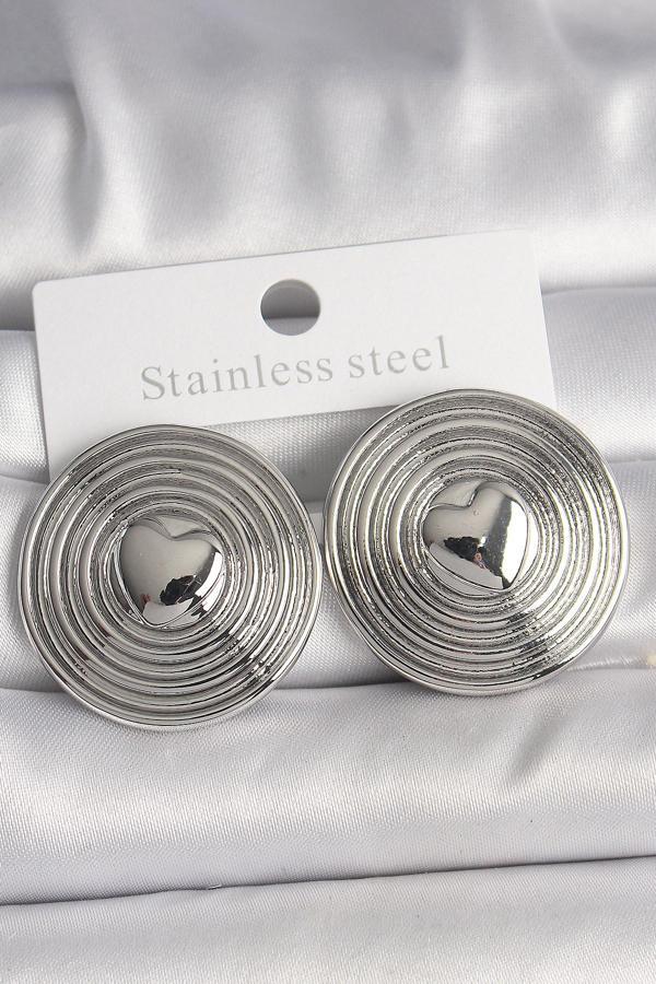 Pirinç Gümüş Renk Kalp İşlemeli Daire Plaka Model Kadın Küpe - EBJ250207W31200 - Image 1