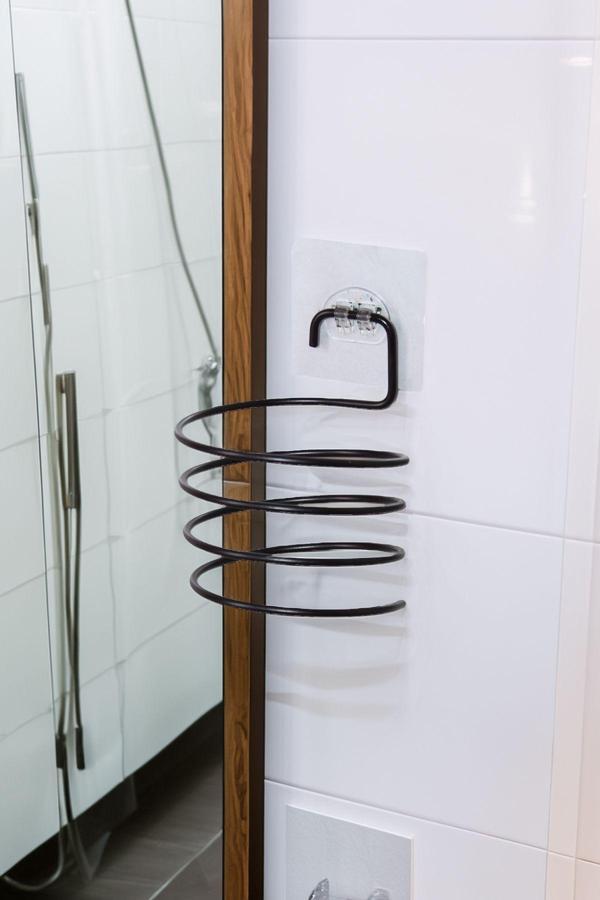 Metaltan Home Yapışkanlı Fön Makinesi Askısı Saç Kurutma Makinesi Tutucu / Fönlük Fön Askısı - Image 1