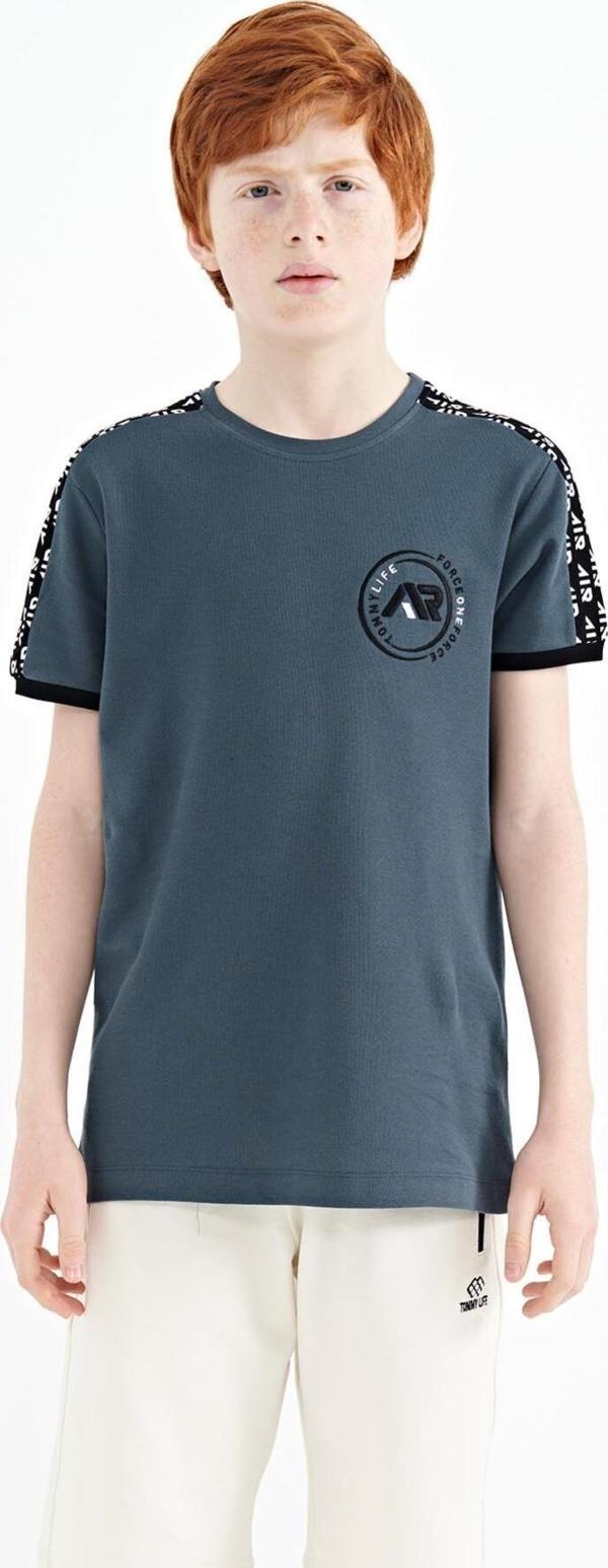 Orman Yeşili Omuz Baskı Detaylı Standart Kalıp O Yaka Erkek Çocuk T-Shirt - 11121 - Image 1