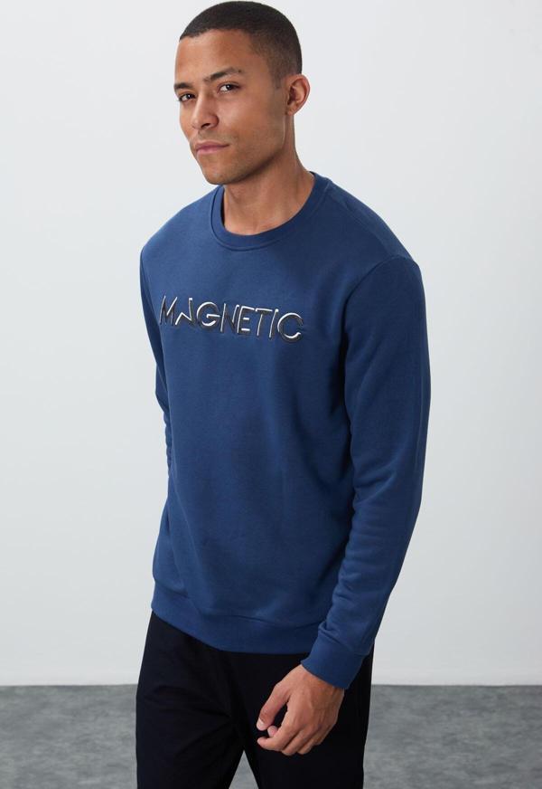 İndigo Yazı Nakışlı O Yaka Rahat Form İçi Polarlı Erkek Sweatshirt - 88020 - Image 1