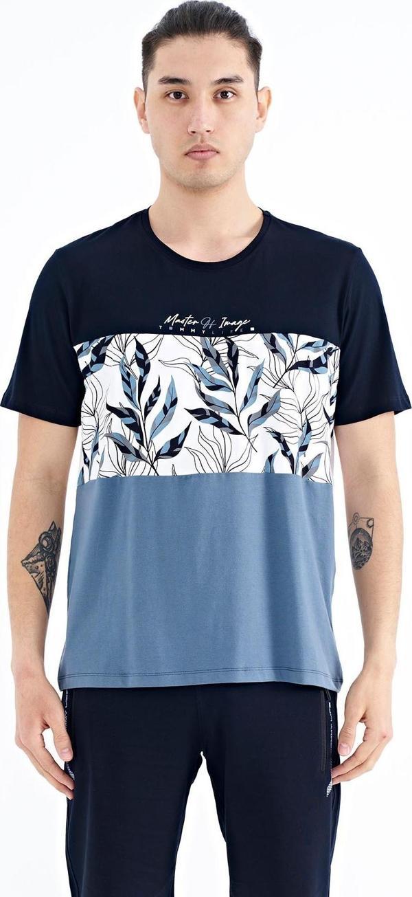 Lacivert Renk Geçişli Baskı Detaylı O Yaka Standart Kalıp Erkek T-Shirt - 88177 - Image 1