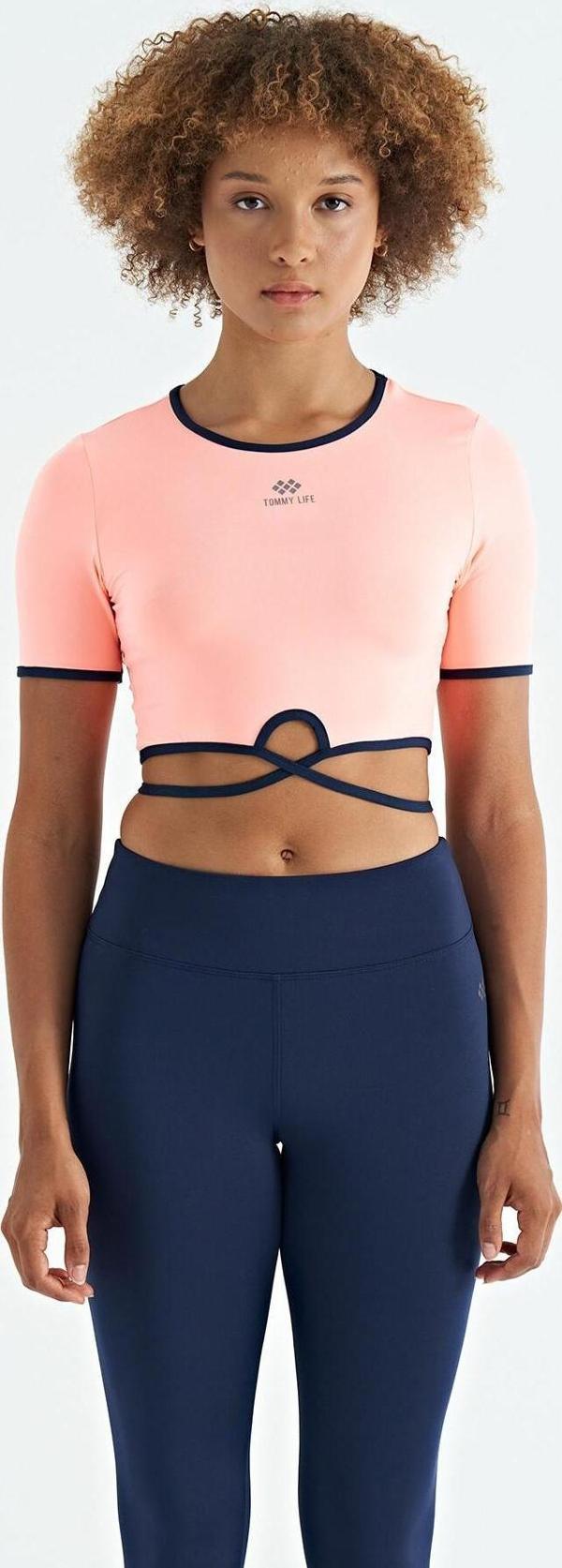 Yavruagzı Bel Bağlama Detaylı O Yaka Standart Kalıp Dalgıç Kumaş Kadın Crop T-Shirt - 97266 - Image 1