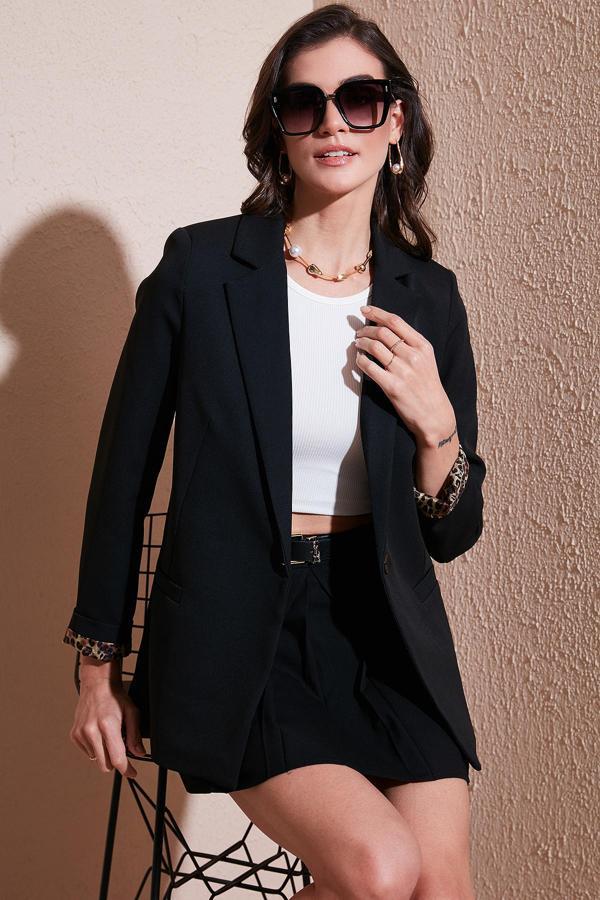 Lela Standart Fit Mono Yaka Desenli Astar Detaylı Blazer Bayan Ceket 6524003 SİYAH - Image 1