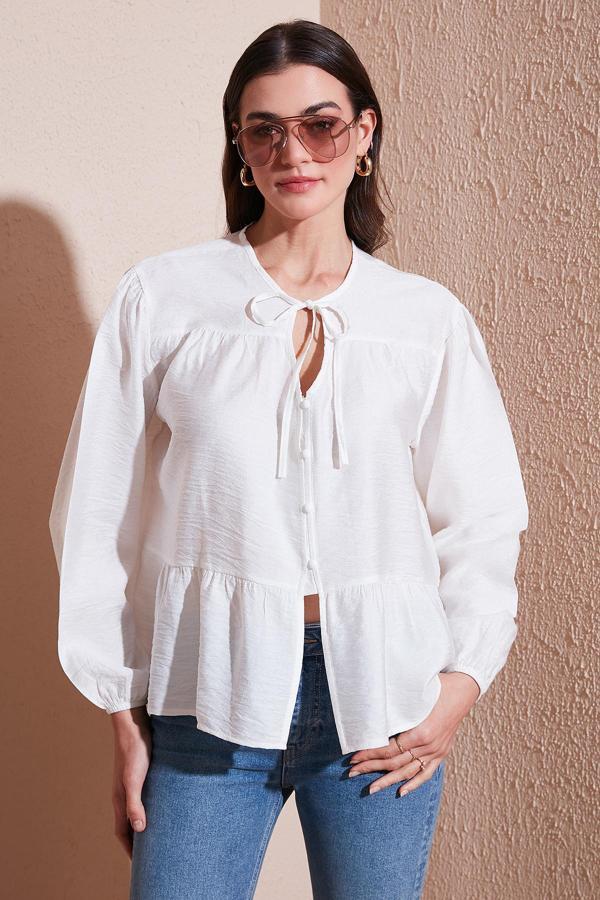 Lela Oversize Fit Balon Kol Bağlamalı Yaka Detaylı Bayan Gömlek 6772618 BEYAZ - Image 1
