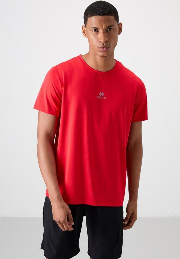 Kırmızı Polyester Nefes Alan Dokulu İnce Esnek Standart Fit Erkek Performans T-Shirt - 88387 - Image 1