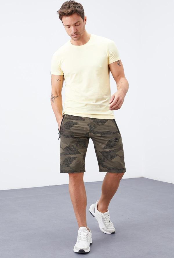 Haki Kamuflaj Desenli Standart Kalıp Erkek Şort - 81157 - Image 1