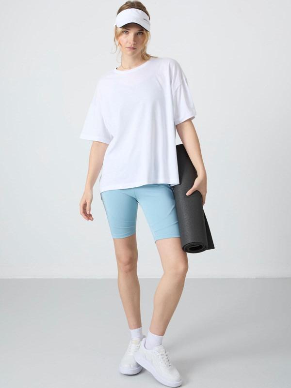 Beyaz Penye Modal Yumuşak Tuşeli Oversize Fit Basic Kadın T-Shirt- 97285 - Image 1