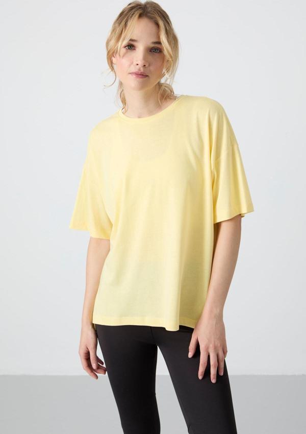 Sarı Penye Modal Yumuşak Tuşeli Oversize Fit Basic Kadın T-Shirt- 97285 - Image 1