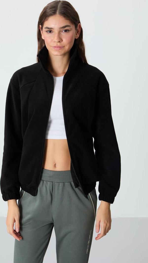 Siyah Kalın Yumuşak Dokulu Dik Yaka Oversize Nakışlı Polar Kadın Sweatshirt - 97293 - Image 1