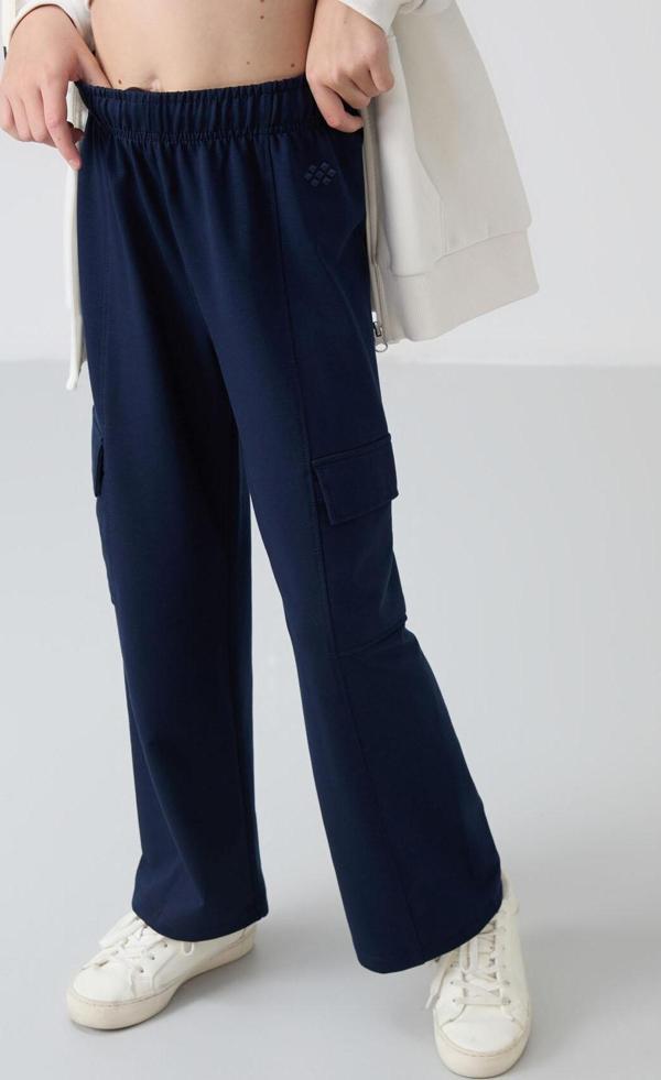 İndigo Kargo Cepli Ön Dikiş Detaylı Geniş Paça Kız Çocuk Eşofman Altı - 75143 - Image 1