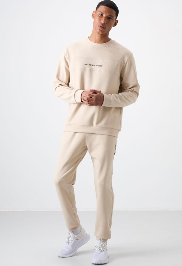 Bej Pamuklu Kalın Yumuşak Dokulu Comfort Fit Baskılı Erkek Eşofman Takım - 85253 - Image 1