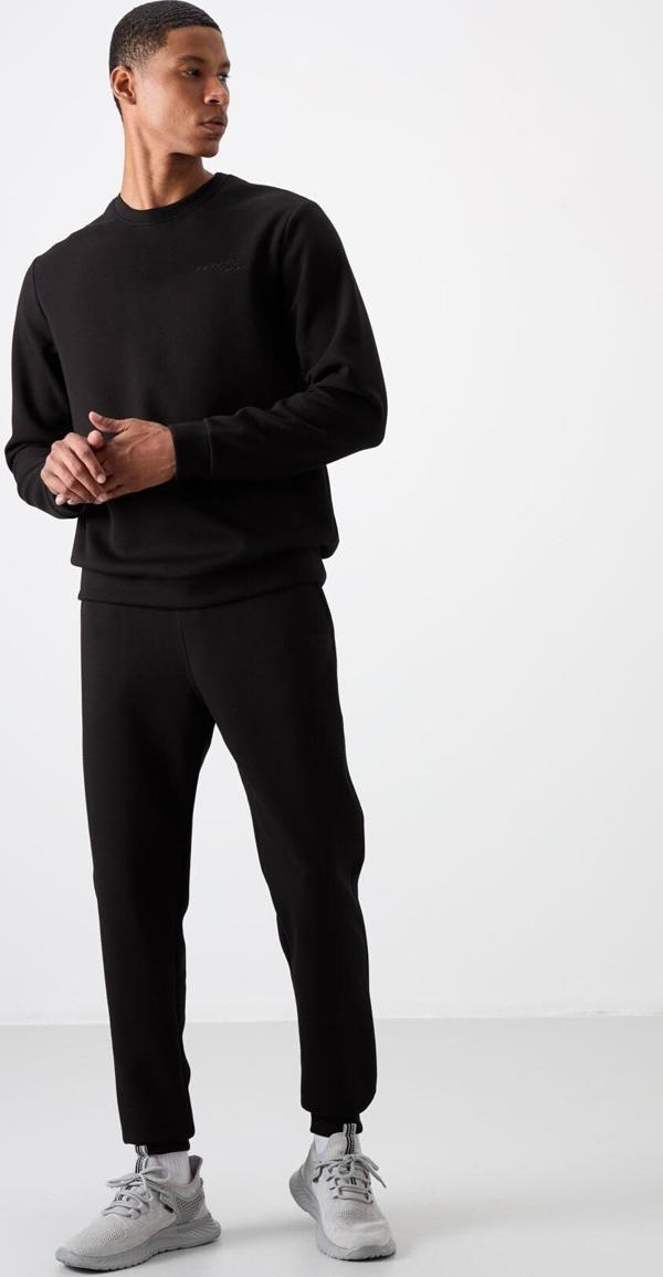 Siyah - Siyah Pamuklu Kalın Yumuşak Dokulu Comfort Fit Nakışlı Erkek Eşofman Takım - 85254 - Image 1