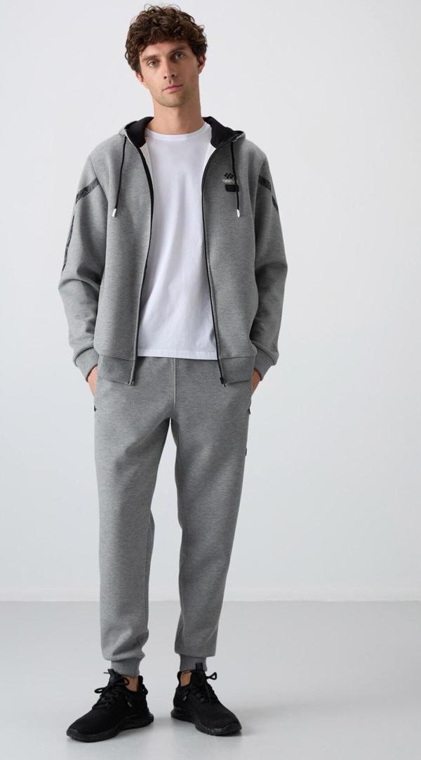 Gri Melanj Pamuklu Kalın Yumuşak Dokulu Comfort Fit Baskılı Erkek Eşofman Takım - 85236 - Image 1