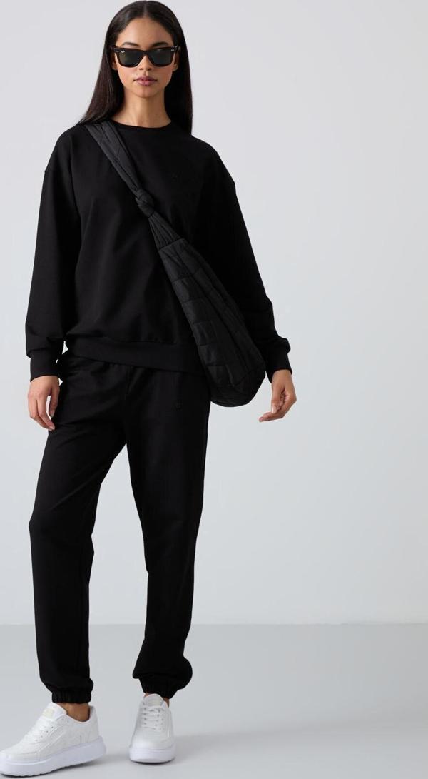 Siyah Basic Pamuklu O Yaka Oversize Lastik Paça Kadın Eşofman Takım - 95287 - Image 1