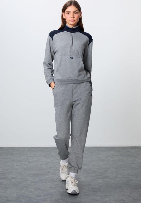 Gri Melanj Kompakt Pamuklu Kalın Pürüzsüz Dokulu Dik Yaka Oversize Fit Kadın Eşofman Takım - 95342 - Image 1