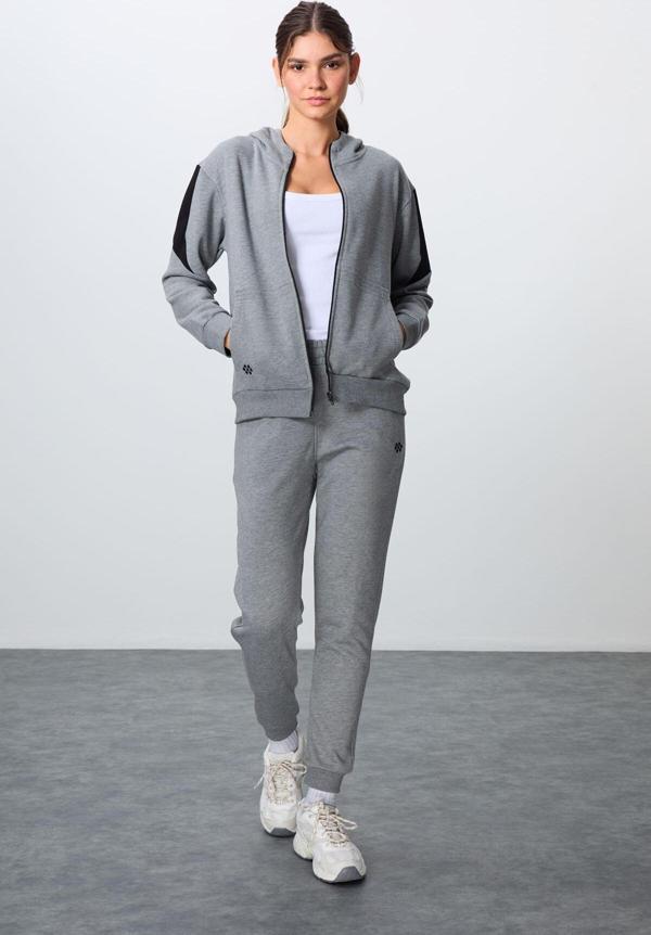 Gri Melanj Kompakt Pamuklu Kalın Pürüzsüz Dokulu Kapüşonlu Oversize Fit Kadın Eşofman Takım - 95343 - Image 1
