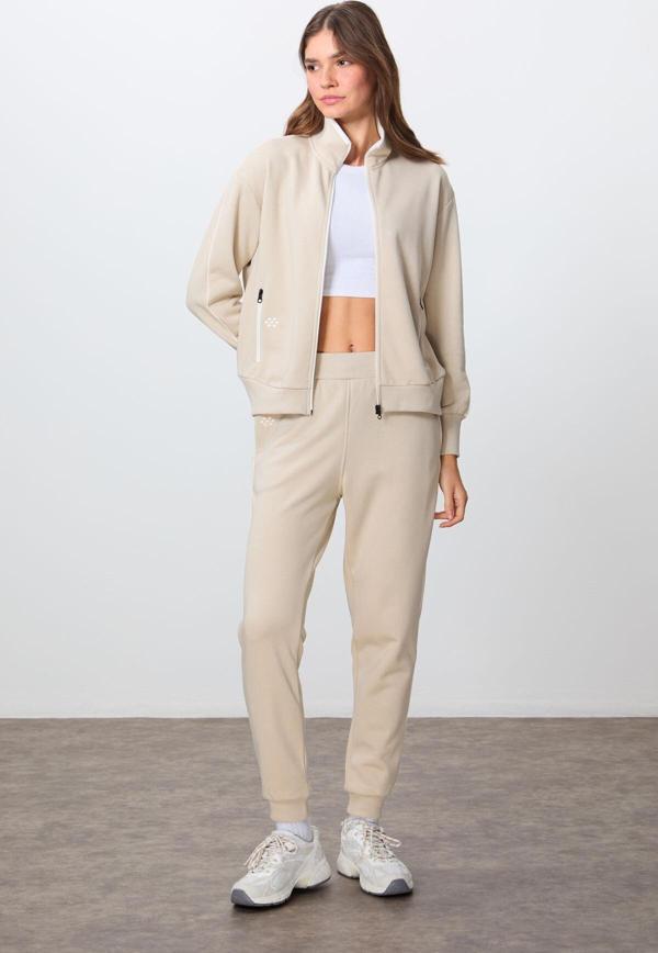 Bej Kompakt Pamuklu Kalın Pürüzsüz Dokulu Dik Yaka Oversize Fit Kadın Eşofman Takım - 95340 - Image 1