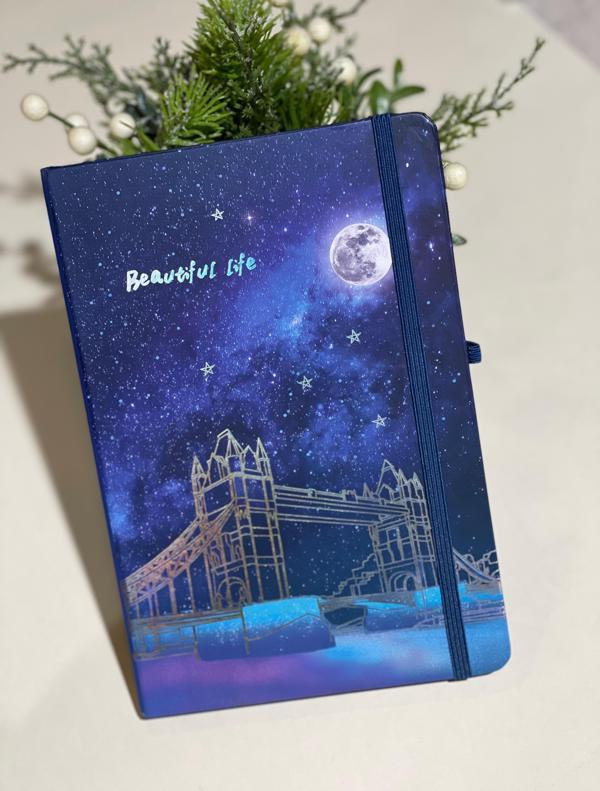 Londra Hologramlı Gökyüzü Köprü Desenli Sert Kapak Lastikli Çizgili Defter 14*20 80 yprk - Image 1